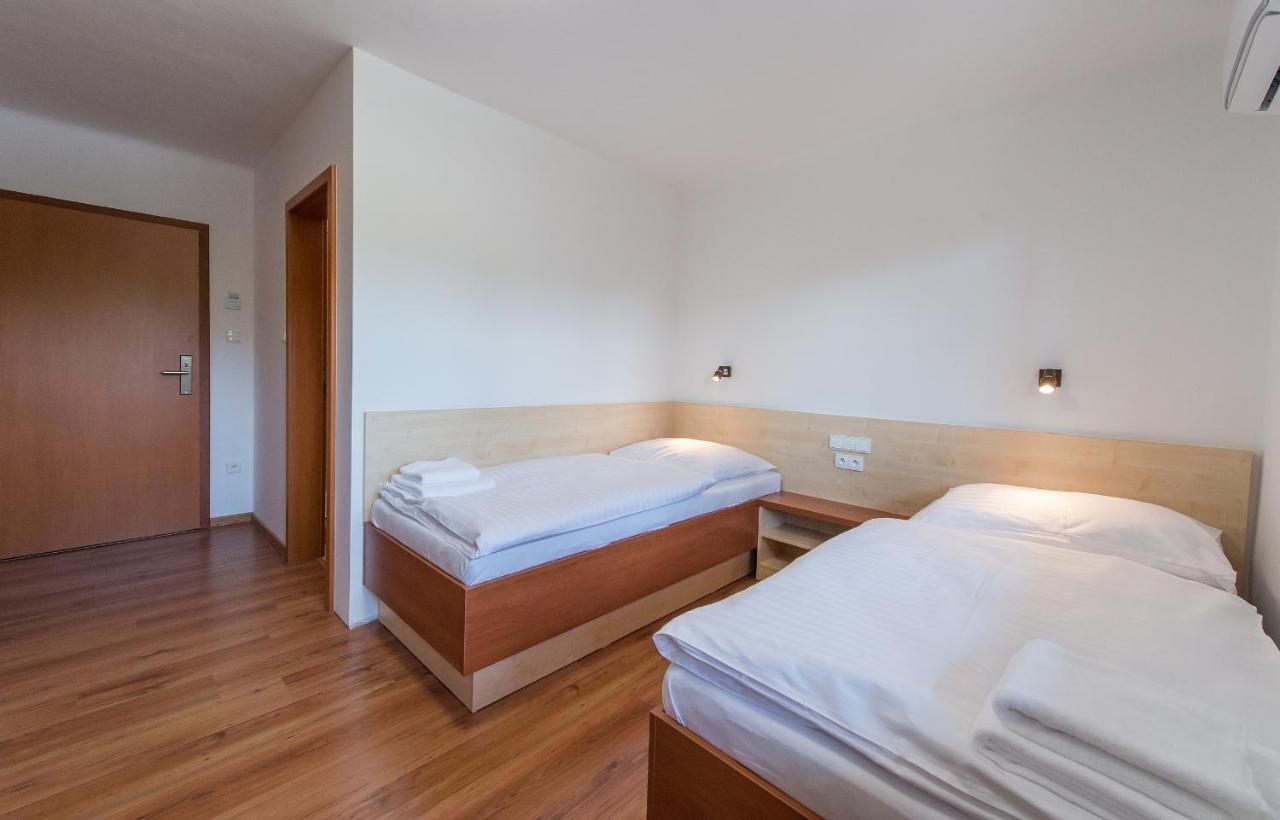 Penzion Leknin Třeboň Extérieur photo