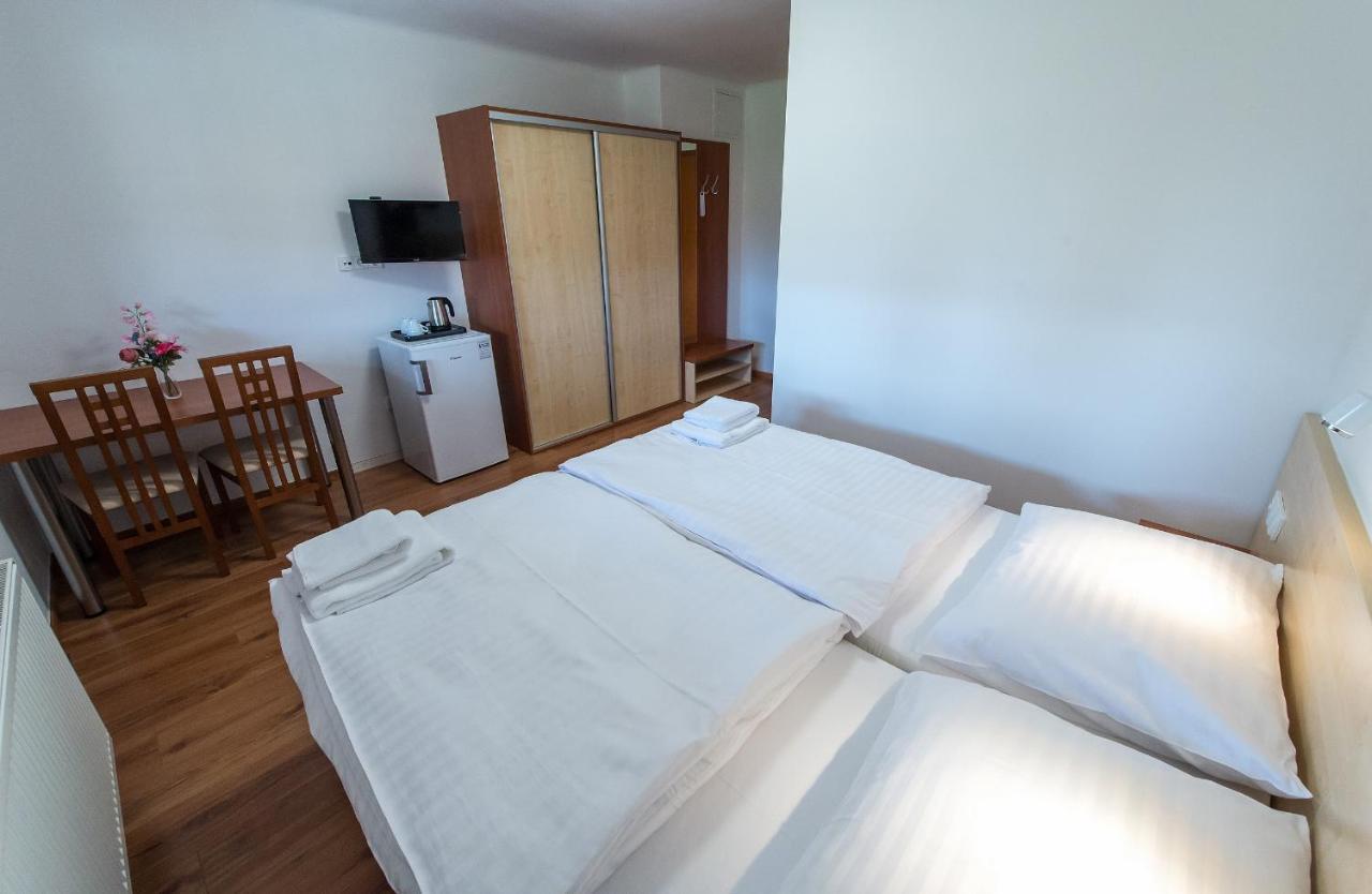 Penzion Leknin Třeboň Extérieur photo