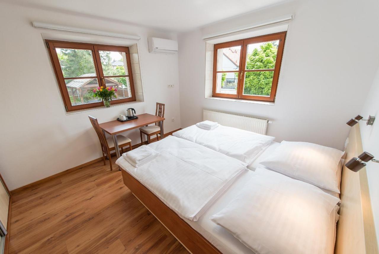 Penzion Leknin Třeboň Extérieur photo