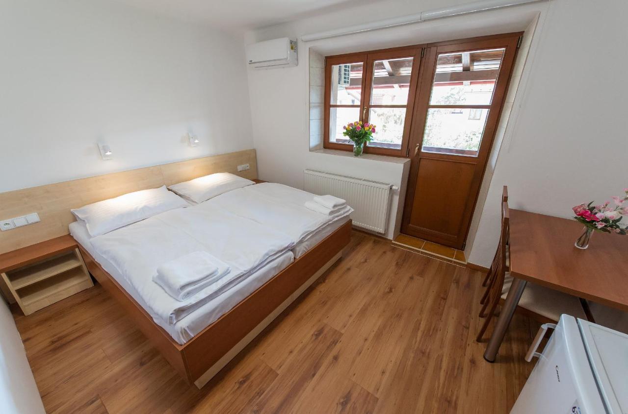 Penzion Leknin Třeboň Extérieur photo