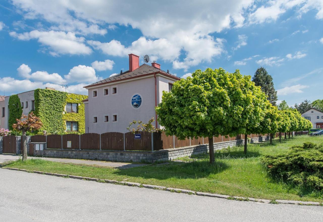 Penzion Leknin Třeboň Extérieur photo